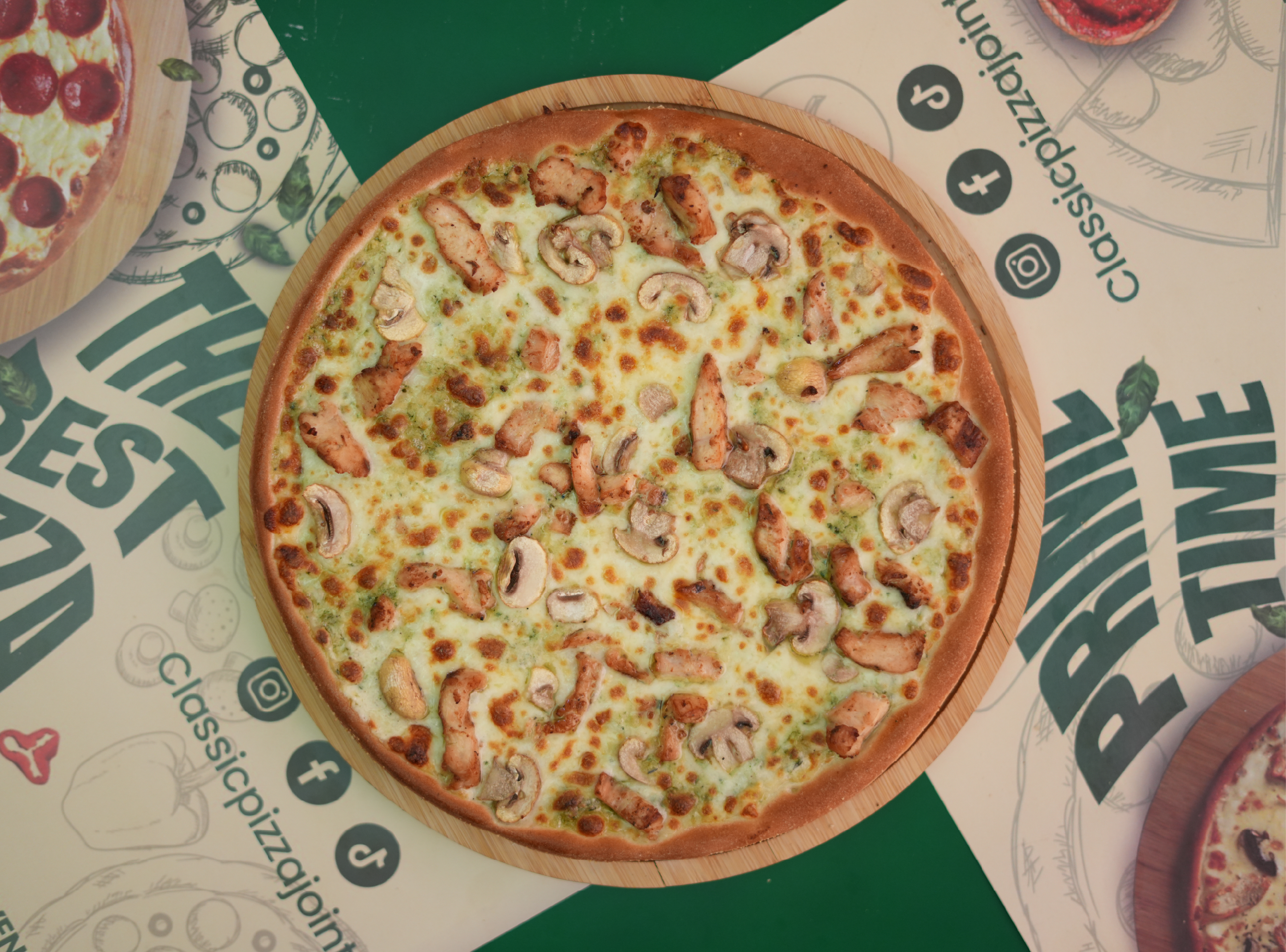 Creamy Alfredo Chicken Large 35 cm