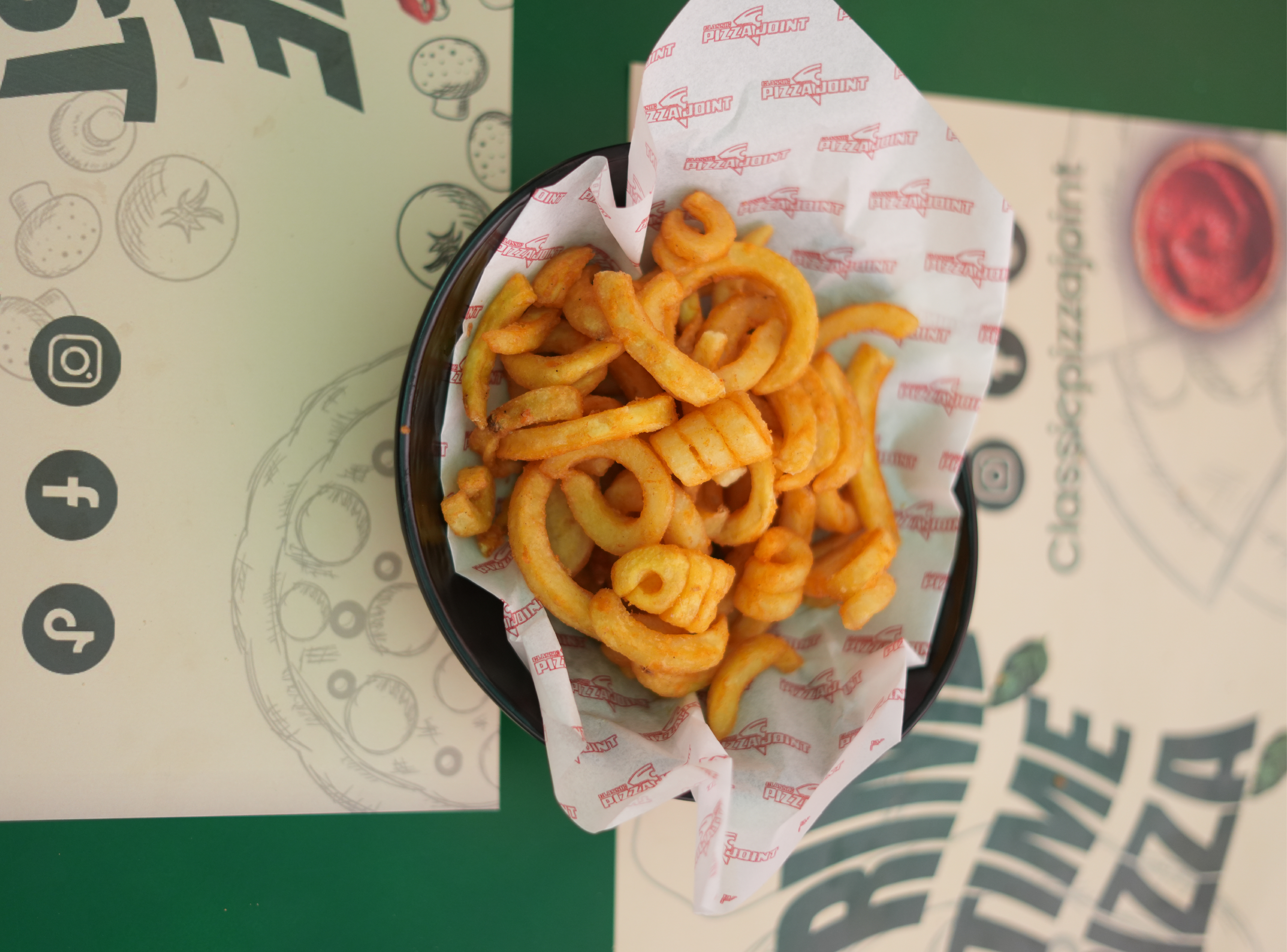 Curly Fries 250 g + Dip Sauce